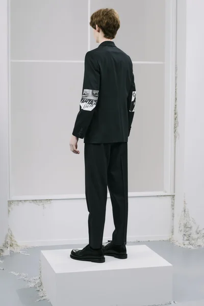 Look 4
